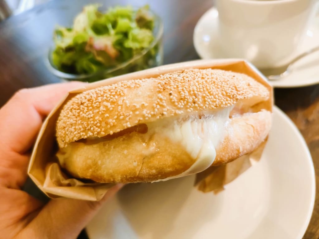 2023年4月11日オープン「HIBIUTA AND COMPANY」の「日々詩喫茶室」