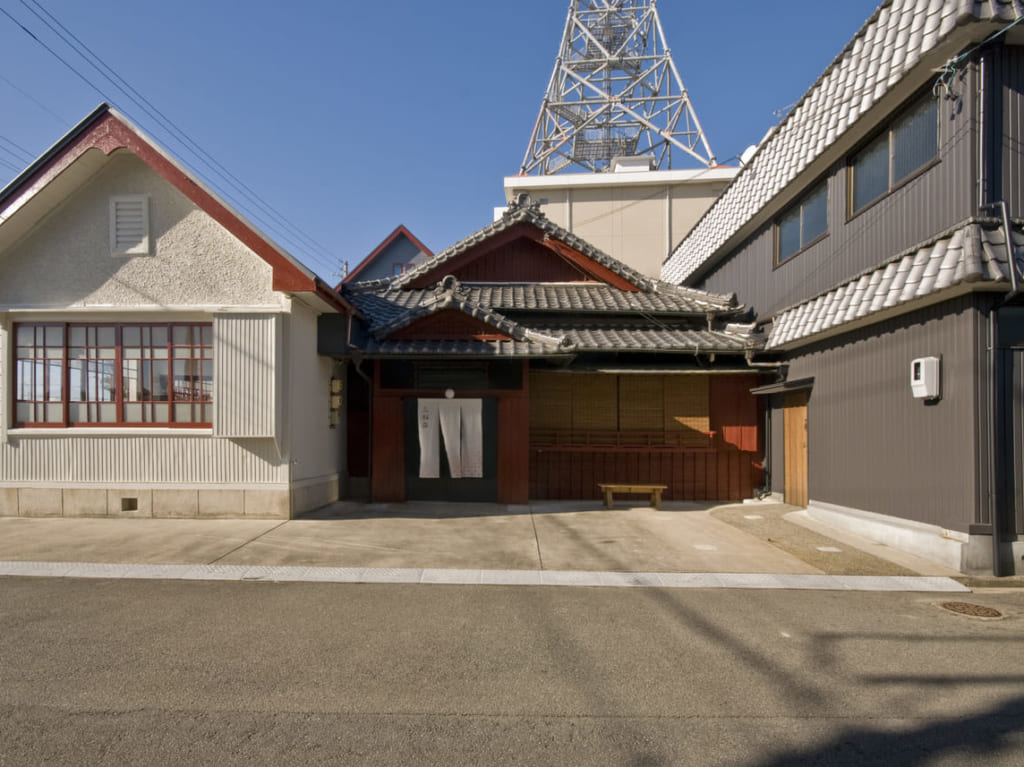 2023年10月「貸し間 三松荘（さんしょうそう）」